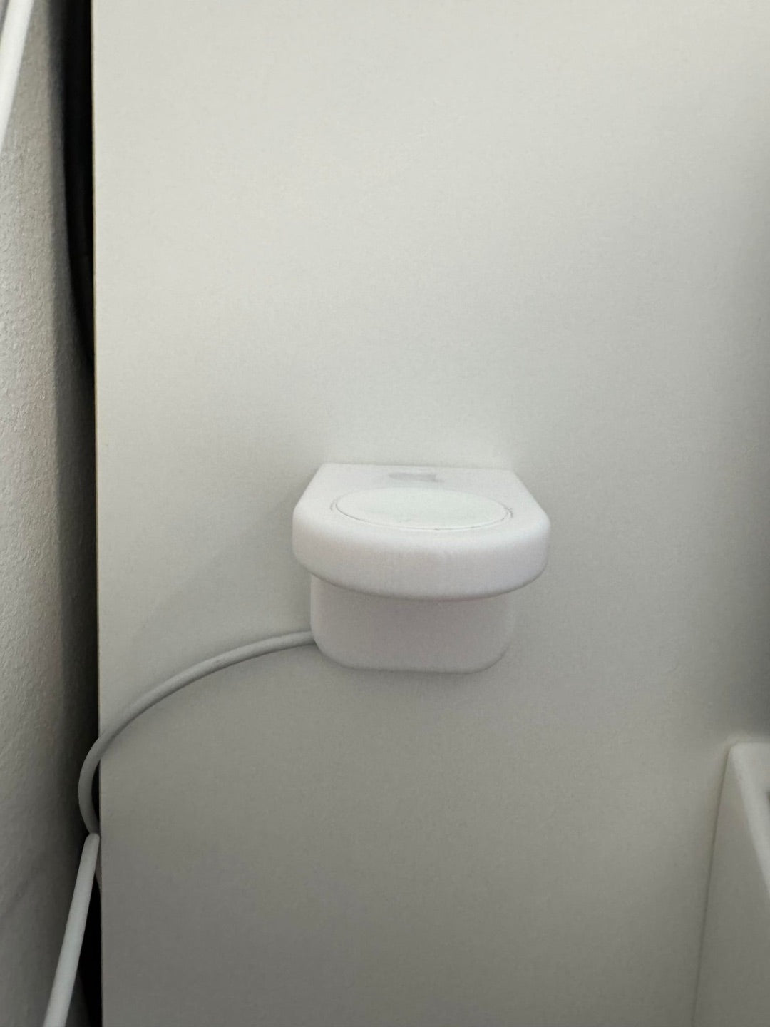 Apple Wall Charger MOUNT